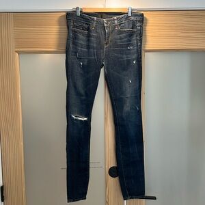 Flattering Vince skinny jeans 29